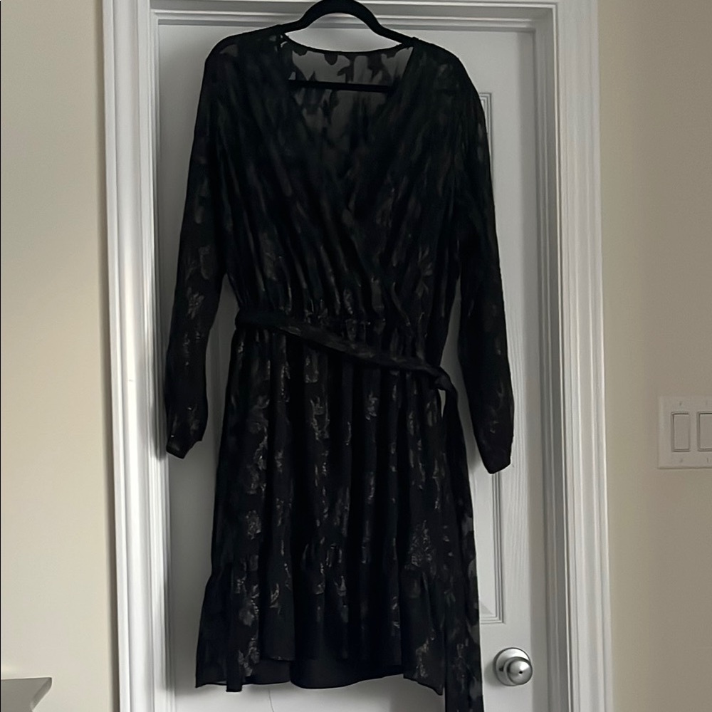 Betsy & Adam Black V-Neck Bishop Sleeve Cocktail Dress